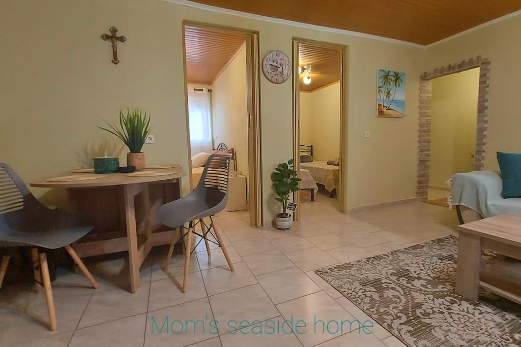 Mom'S Seaside Home Karianí Zewnętrze zdjęcie